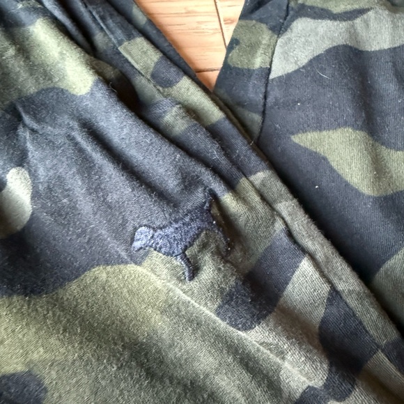 Victoria Secret PINK Camo Sweatpants Women’s Size Medium - Picture 2 of 5